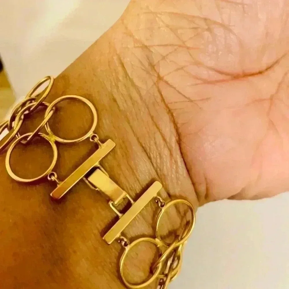 Gold Tone loop Fashion Bracelet